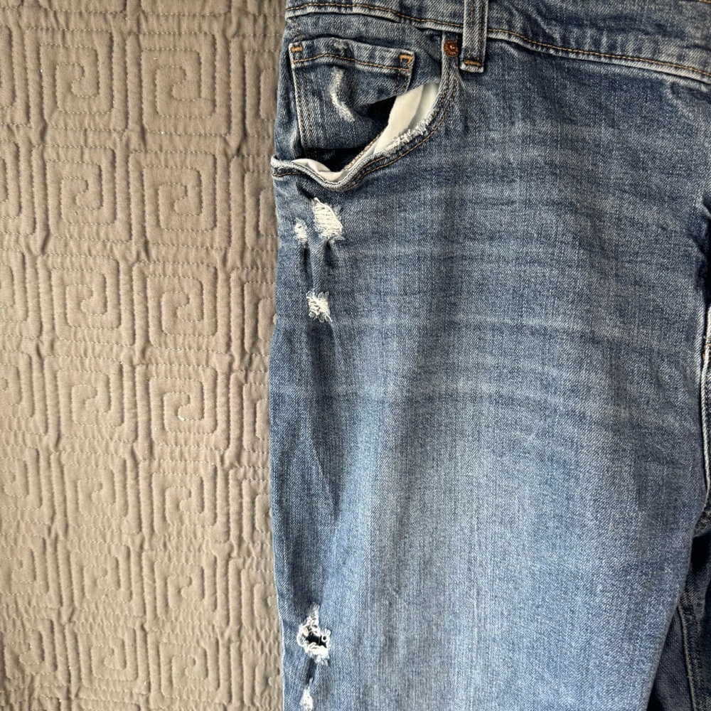 Old Navy Jeans Women’s 18 Blue Boyfriend Distressed Midrise - Picture 7 of 10
